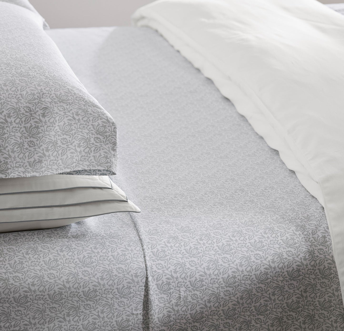 Signature Hemmed Sheet Set - Shore Cotton Bloom
